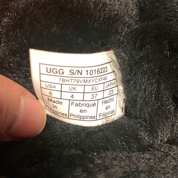 UGG Classic Short II Boots - Picture 13 of 13